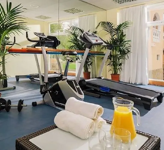 Paradise Court Адехе