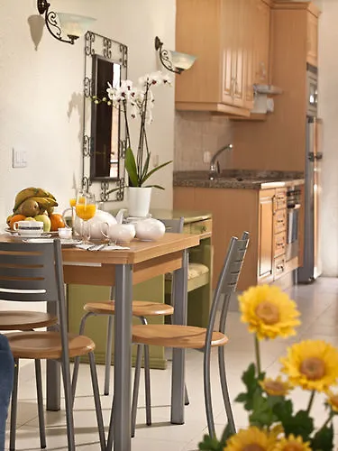 Paradise Court Адехе