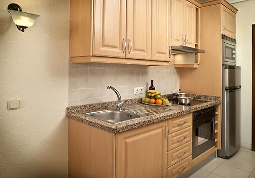 Paradise Court Aparthotel 2*