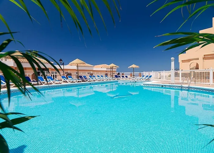 Paradise Court Адехе