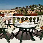 Paradise Court Apartmanhotel