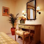Paradise Court Apartmanhotel