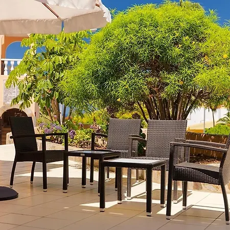 Paradise Court Apartmanhotel 2*