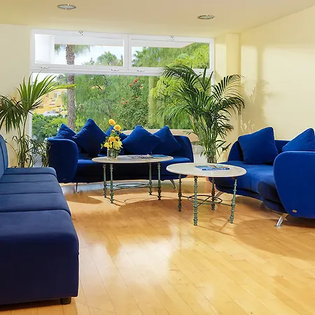 Paradise Court Apartmanhotel