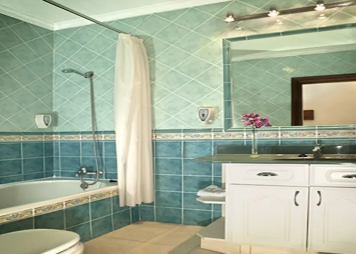 Apartmanhotel Paradise Court 2*